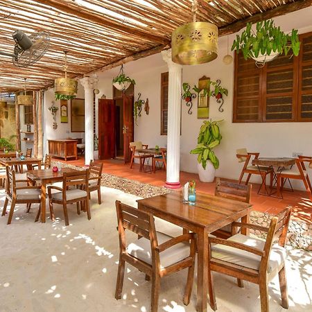 مبيت وإفطار جامبياني Barabara House المظهر الخارجي الصورة