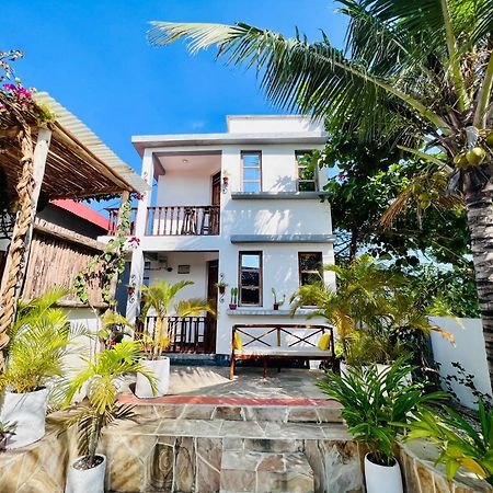 مبيت وإفطار جامبياني Barabara House المظهر الخارجي الصورة