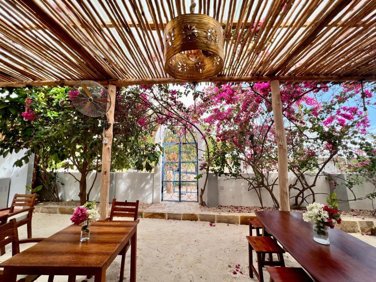 مبيت وإفطار جامبياني Barabara House المظهر الخارجي الصورة