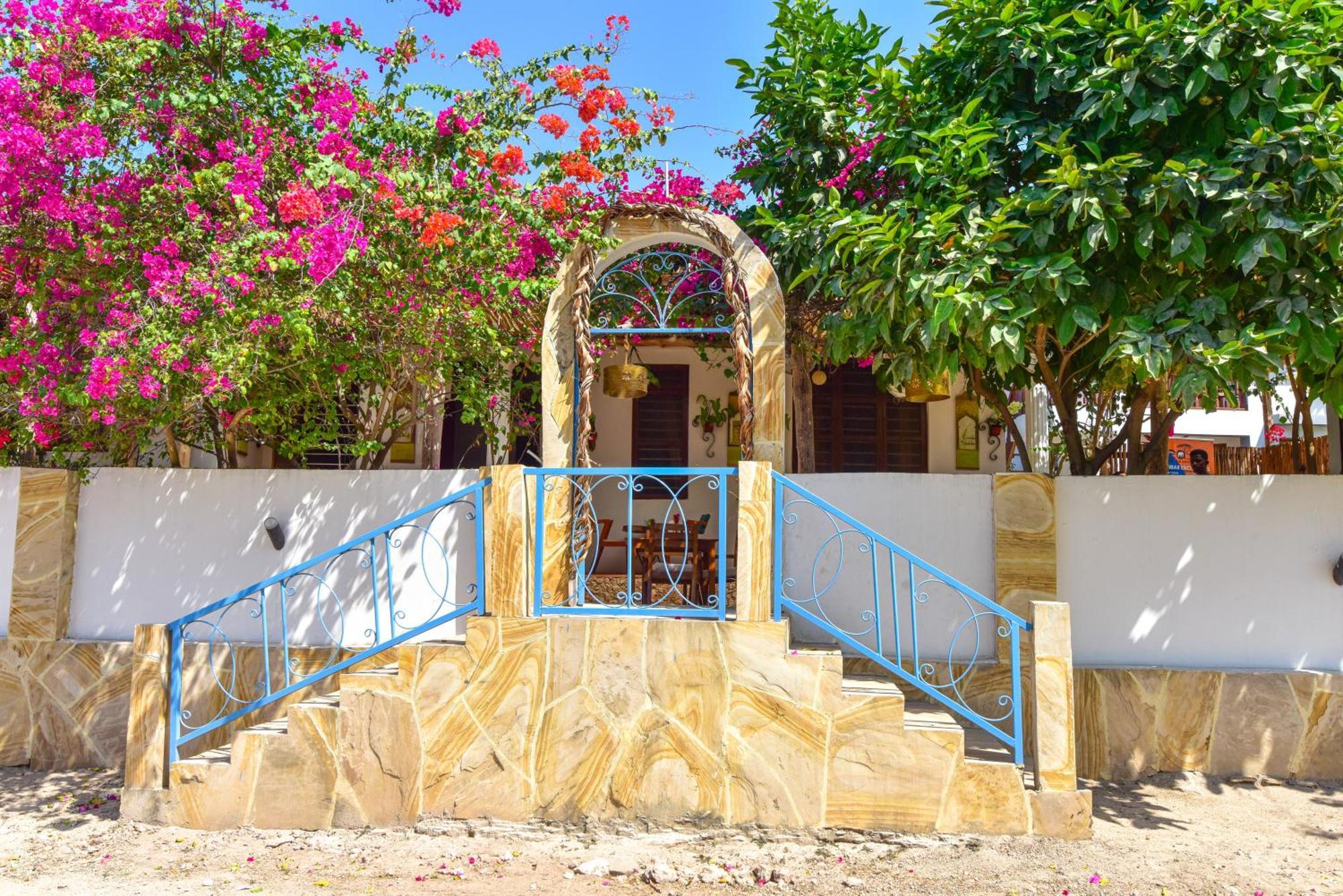 مبيت وإفطار جامبياني Barabara House المظهر الخارجي الصورة