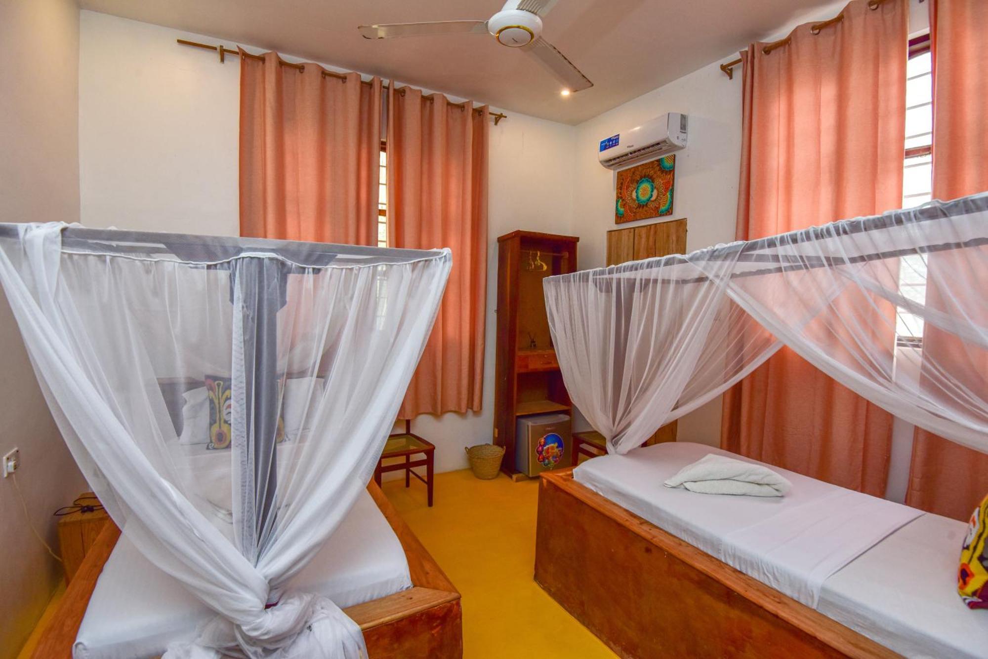 مبيت وإفطار جامبياني Barabara House المظهر الخارجي الصورة